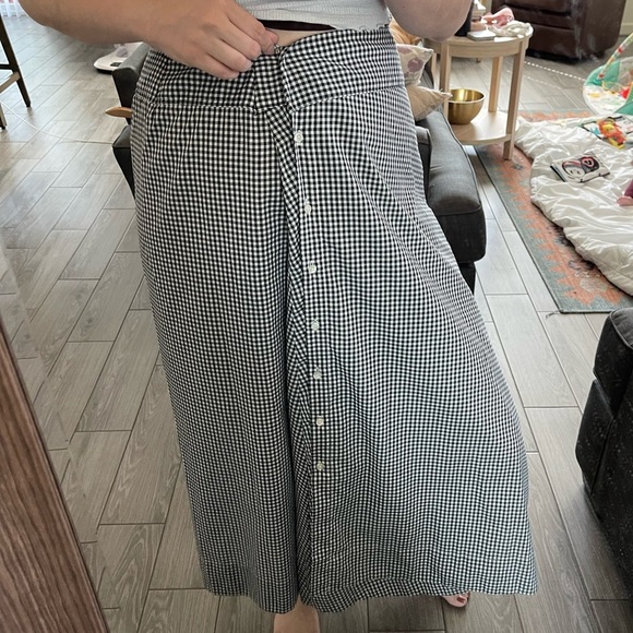 Emily Mihal|Gingham button down maxi wrap skirt, cotton in black & white•••Large - Picture 11 of 12